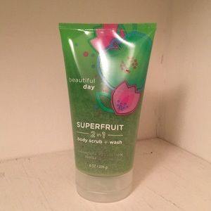 Bath and body works beautiful day body scrub wash
